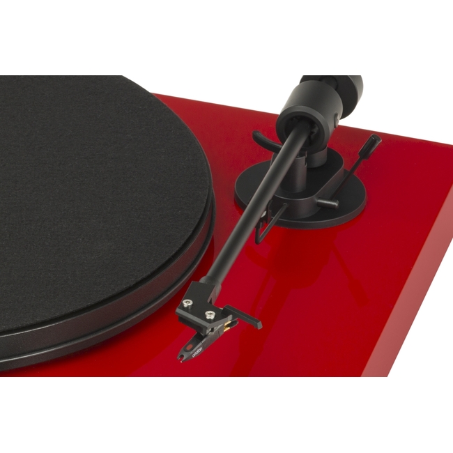 Pro-Ject Juke box E ΒΤ Red  / Ortofon Om 5e - Belt Drive - Με προενισχυτή 