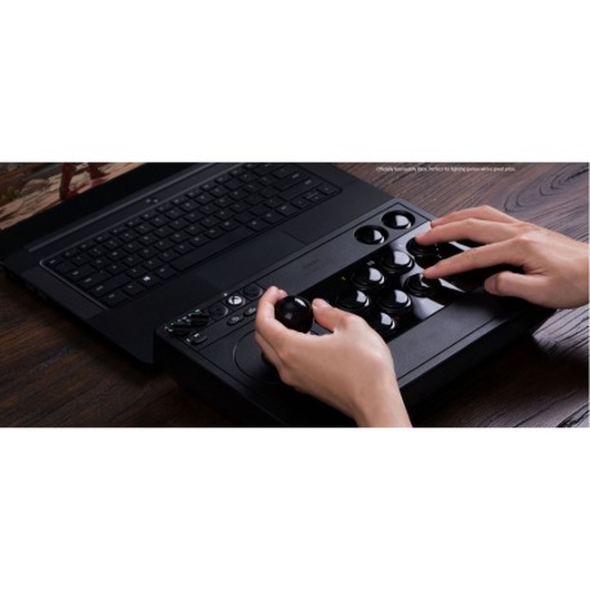 8BitDo Arcade Stick for Xbox white