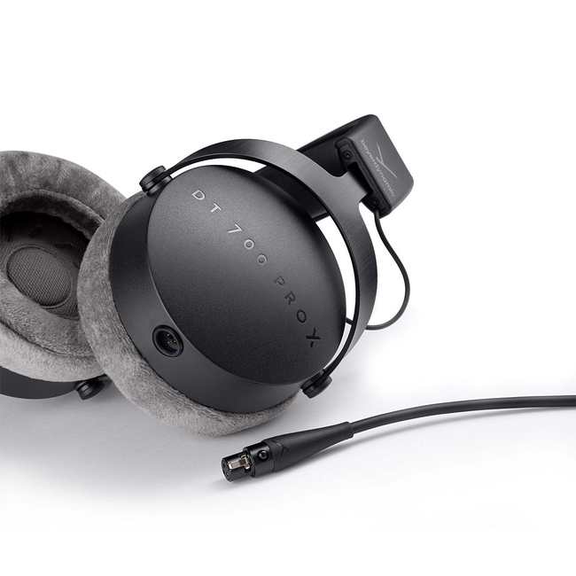 Beyerdynamic DT 700 PRO X -----officially authorized Resellers--