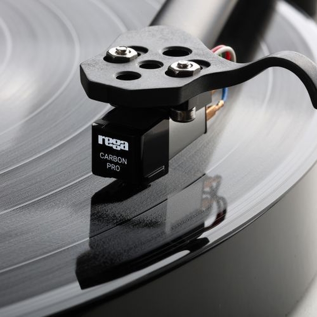 Rega Carbon Pro