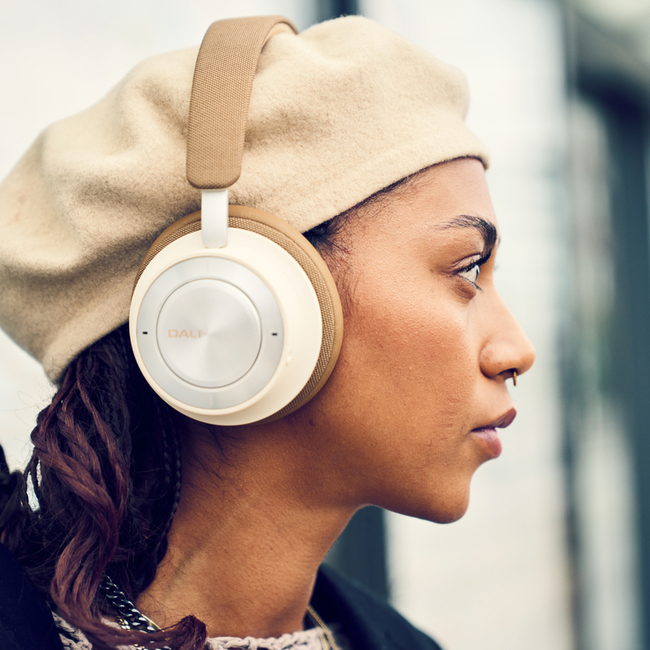 Dali IO-8 Caramel White