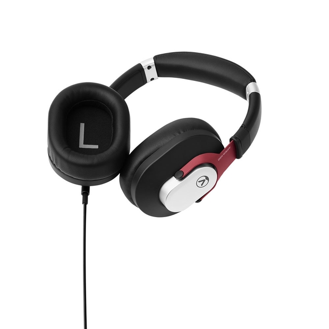 Austrian Audio  Hi-X15 