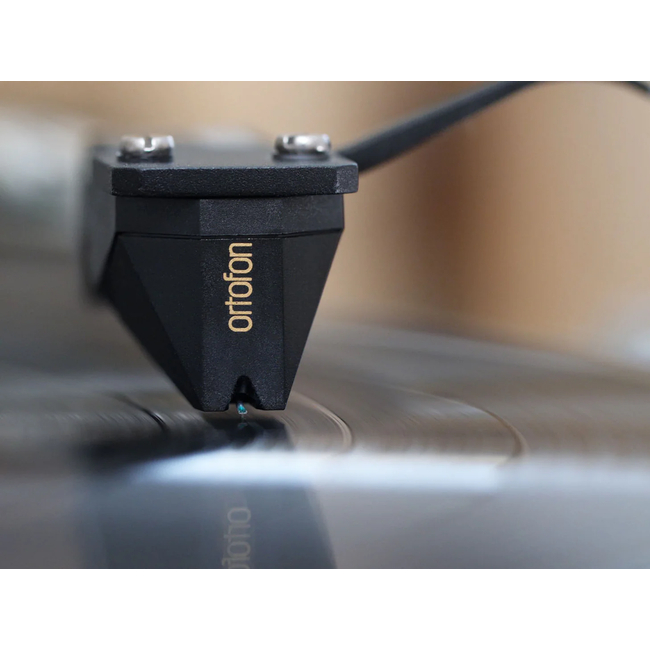 Ortofon 2M BLACK cartridge premounted on SH-4 black