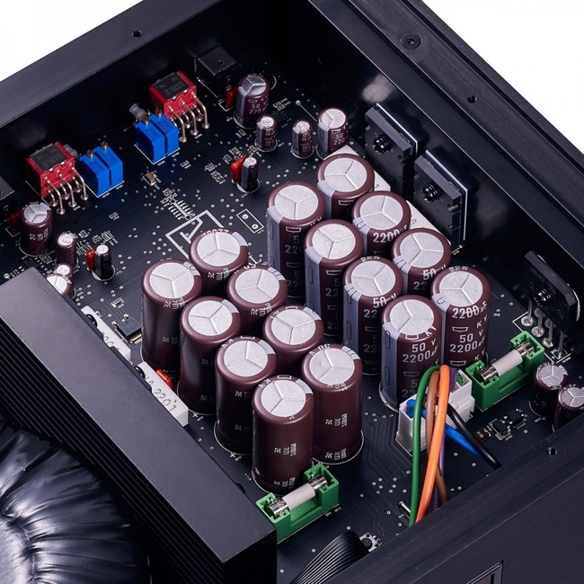 Keces P8  9V/12V + 18V/19V + USB 5V